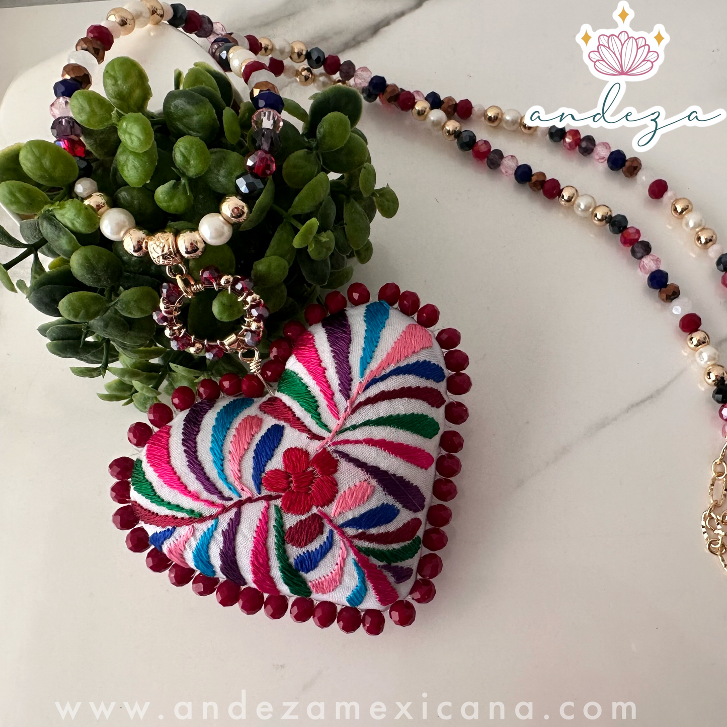 Collar bordado Ana Laura