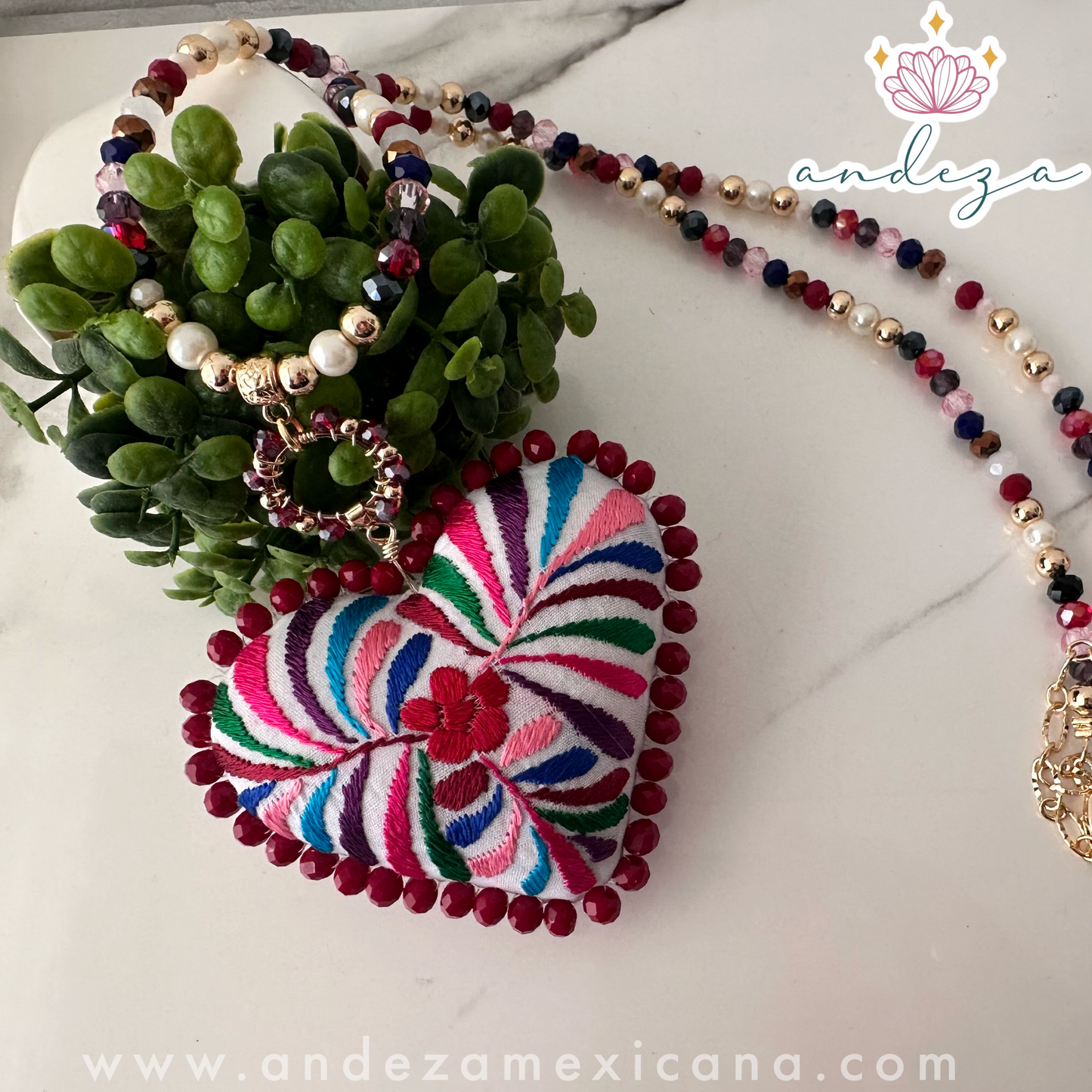 Collar bordado Ana Laura