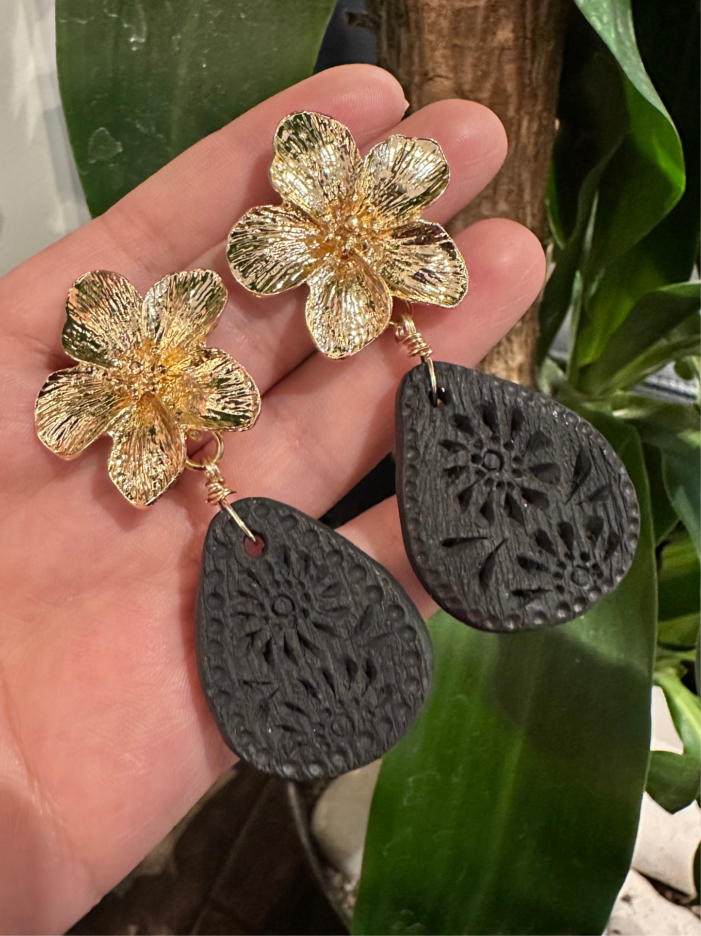 Aretes Narcisa Gota